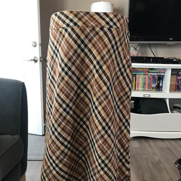 White Stag Dresses & Skirts - White Stag Women’s Plaid Skirt. Size 16